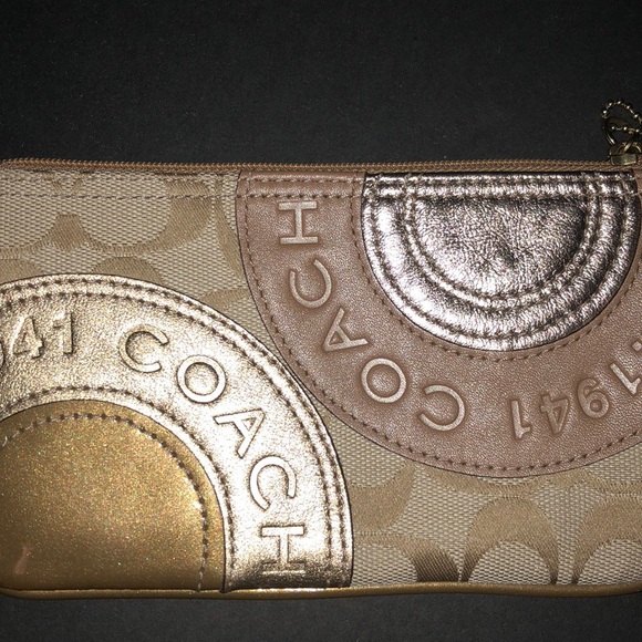 Coach Wristlet - Picture 5 of 7